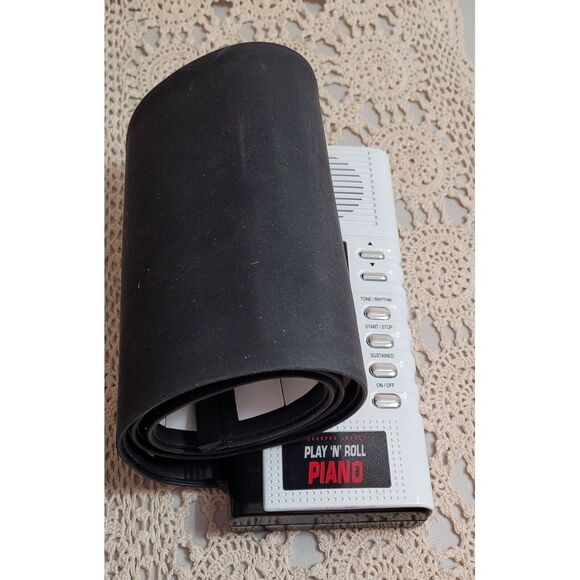 The Sharper Image Play 'N' Roll Digital Piano With Storage Case 49 Keys 99 tones - Picture 3 of 11